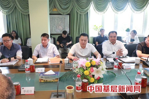 華春藥業(yè)與全國省級(jí)總經(jīng)銷商簽署合作協(xié)議 華春藥業(yè)與全國省級(jí)總經(jīng)銷商簽署合作協(xié)議