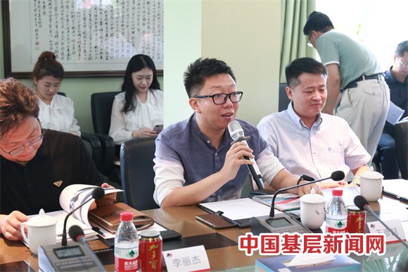 華春藥業(yè)與全國省級(jí)總經(jīng)銷商簽署合作協(xié)議 華春藥業(yè)與全國省級(jí)總經(jīng)銷商簽署合作協(xié)議